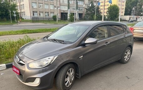 Hyundai Solaris II рестайлинг, 2013 год, 800 000 рублей, 1 фотография