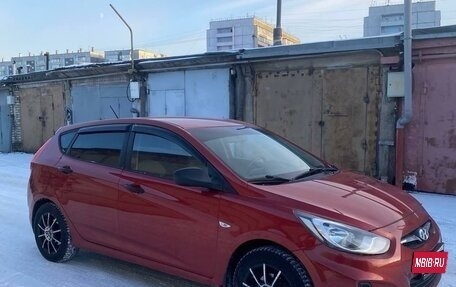 Hyundai Solaris II рестайлинг, 2012 год, 900 000 рублей, 2 фотография