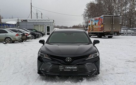 Toyota Camry, 2019 год, 3 312 400 рублей, 2 фотография