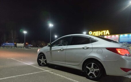 Hyundai Solaris II рестайлинг, 2015 год, 860 000 рублей, 3 фотография