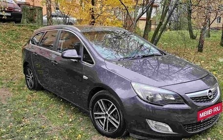 Opel Astra J, 2011 год, 795 000 рублей, 2 фотография