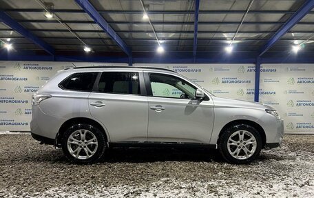 Mitsubishi Outlander III рестайлинг 3, 2013 год, 1 499 000 рублей, 6 фотография