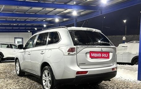 Mitsubishi Outlander III рестайлинг 3, 2013 год, 1 499 000 рублей, 3 фотография