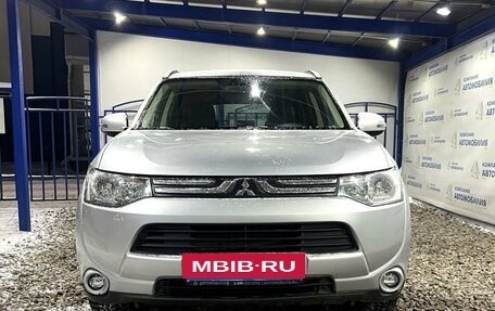 Mitsubishi Outlander III рестайлинг 3, 2013 год, 1 499 000 рублей, 8 фотография