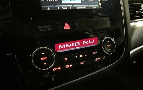 Mitsubishi Outlander III рестайлинг 3, 2013 год, 1 499 000 рублей, 16 фотография