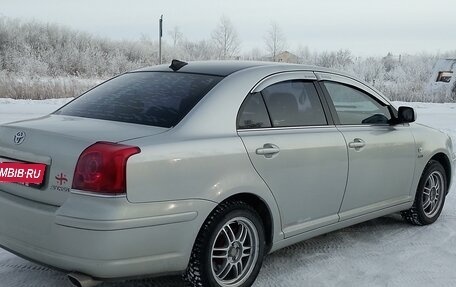 Toyota Avensis III рестайлинг, 2004 год, 725 000 рублей, 1 фотография