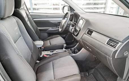 Mitsubishi Outlander III рестайлинг 3, 2013 год, 1 459 000 рублей, 13 фотография