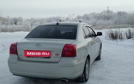 Toyota Avensis III рестайлинг, 2004 год, 725 000 рублей, 2 фотография