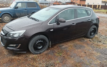 Opel Astra J, 2013 год, 730 000 рублей, 1 фотография