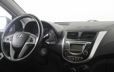 Hyundai Solaris II рестайлинг, 2012 год, 750 000 рублей, 9 фотография