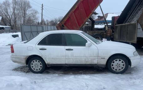 Mercedes-Benz C-Класс, 1996 год, 325 000 рублей, 4 фотография