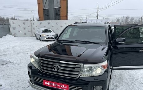 Toyota Land Cruiser 200, 2012 год, 3 850 000 рублей, 2 фотография