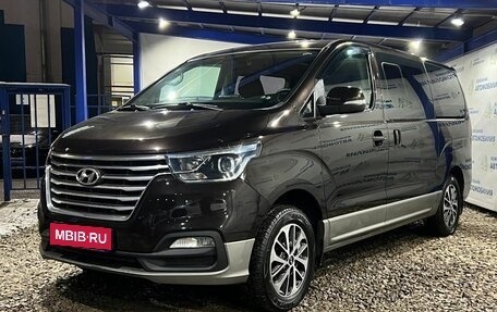 Hyundai Grand Starex Grand Starex I рестайлинг 2, 2019 год, 3 799 000 рублей, 1 фотография