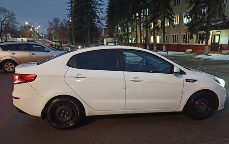 KIA Rio III рестайлинг, 2015 год, 950 000 рублей, 5 фотография