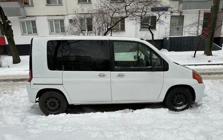 Honda Mobilio I, 2002 год, 450 000 рублей, 2 фотография