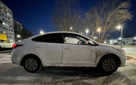 Hyundai Solaris II рестайлинг, 2018 год, 950 000 рублей, 5 фотография