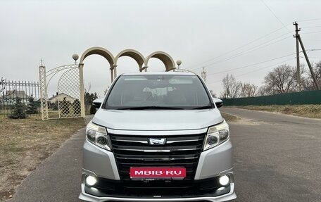 Toyota Noah III, 2014 год, 2 250 000 рублей, 1 фотография