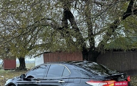 Toyota Camry, 2021 год, 3 750 000 рублей, 6 фотография