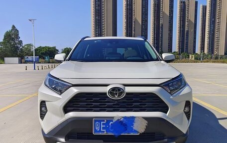 Toyota RAV4, 2021 год, 3 100 000 рублей, 2 фотография