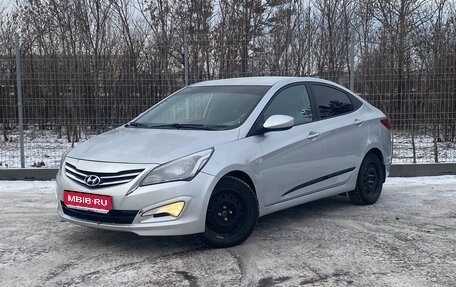 Hyundai Solaris II рестайлинг, 2014 год, 870 000 рублей, 1 фотография