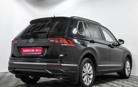 Volkswagen Tiguan II, 2021 год, 3 155 000 рублей, 5 фотография