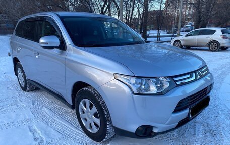 Mitsubishi Outlander III рестайлинг 3, 2012 год, 2 200 000 рублей, 4 фотография