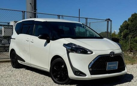 Toyota Sienta II, 2021 год, 1 850 000 рублей, 1 фотография