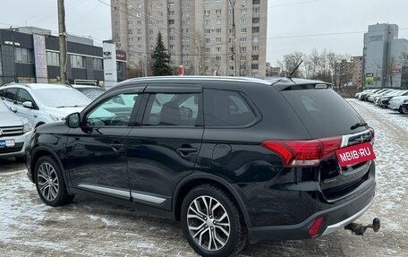 Mitsubishi Outlander III рестайлинг 3, 2016 год, 1 690 000 рублей, 2 фотография