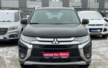 Mitsubishi Outlander III рестайлинг 3, 2016 год, 1 690 000 рублей, 6 фотография