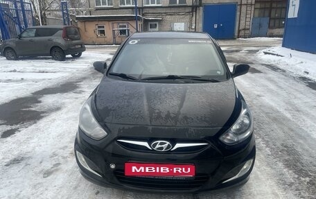 Hyundai Solaris II рестайлинг, 2011 год, 560 000 рублей, 2 фотография