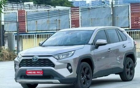 Toyota RAV4, 2021 год, 4 190 000 рублей, 1 фотография