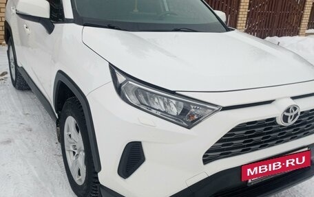 Toyota RAV4, 2019 год, 2 850 000 рублей, 20 фотография