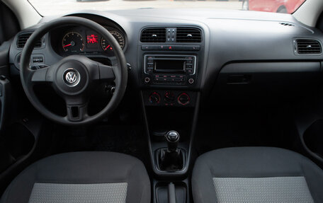 Volkswagen Polo VI (EU Market), 2013 год, 730 000 рублей, 13 фотография