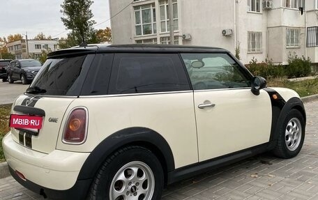 MINI Hatch, 2009 год, 770 000 рублей, 2 фотография