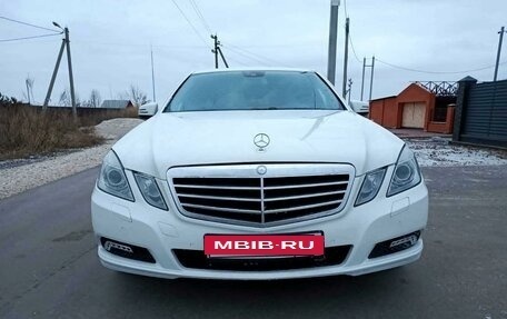 Mercedes-Benz E-Класс, 2010 год, 1 050 000 рублей, 3 фотография