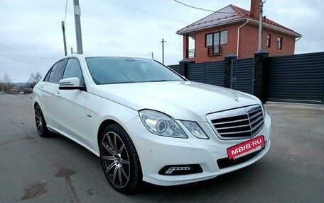 Mercedes-Benz E-Класс, 2010 год, 1 050 000 рублей, 6 фотография