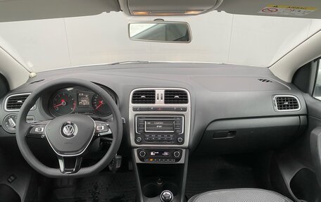 Volkswagen Polo VI (EU Market), 2015 год, 1 030 000 рублей, 14 фотография