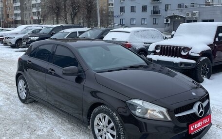 Mercedes-Benz A-Класс, 2016 год, 1 800 000 рублей, 3 фотография