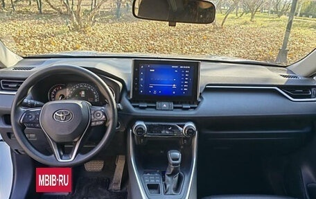 Toyota RAV4, 2021 год, 3 430 000 рублей, 7 фотография