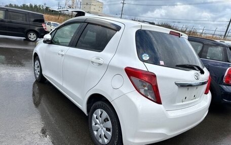 Toyota Vitz, 2012 год, 720 000 рублей, 4 фотография