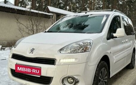 Peugeot Partner II рестайлинг 2, 2014 год, 990 000 рублей, 1 фотография