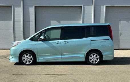 Toyota Noah III, 2015 год, 1 998 000 рублей, 3 фотография