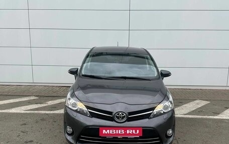 Toyota Verso I, 2013 год, 1 500 000 рублей, 2 фотография