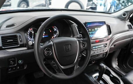 Honda Pilot III рестайлинг, 2016 год, 3 099 000 рублей, 12 фотография