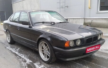 BMW 5 серия, 1992 год, 530 000 рублей, 1 фотография