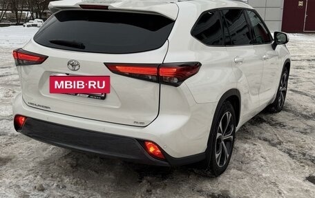 Toyota Highlander, 2021 год, 7 000 000 рублей, 10 фотография