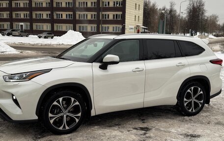 Toyota Highlander, 2021 год, 7 000 000 рублей, 17 фотография