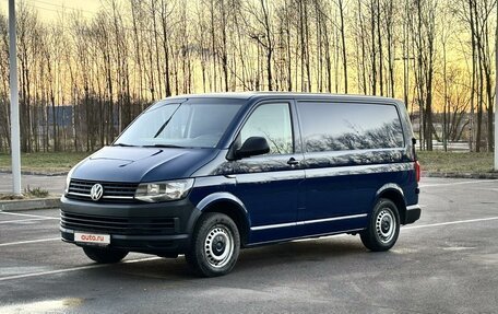 Volkswagen Transporter T5 рестайлинг, 2015 год, 1 740 000 рублей, 2 фотография