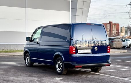 Volkswagen Transporter T5 рестайлинг, 2015 год, 1 740 000 рублей, 6 фотография