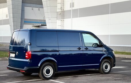 Volkswagen Transporter T5 рестайлинг, 2015 год, 1 740 000 рублей, 12 фотография